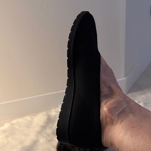 Eileen Fisher Women's Black Knit Flats - Picture 5 of 6